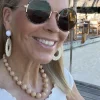 Bead kaulakoru; beige