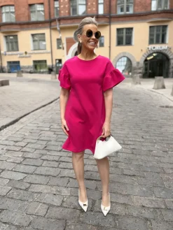 DW Charlotte fyrryhihoilla; pinkki