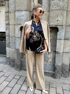 Indana silkkipaita; musta/beige kukkaprintti