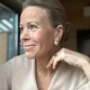 Korvakorut; Sofia kultainen roikkuva pallo