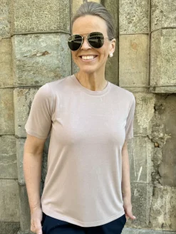 Liliana O-aukkoinen t-paita; savi