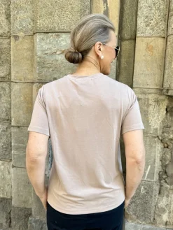 Liliana O-aukkoinen t-paita; savi