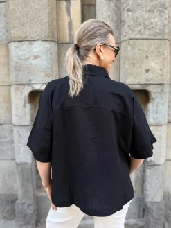 Marianne frillapaita; musta