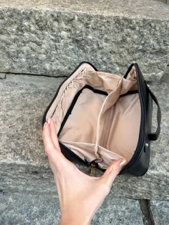 Meikkilaukku BOW19; musta
