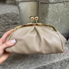 Nahkapussukka lukolla; taupe