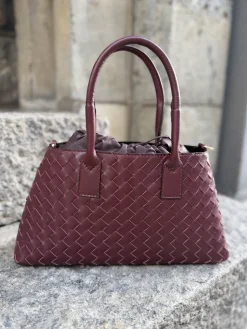 Punottu nahkalaukku; burgundy