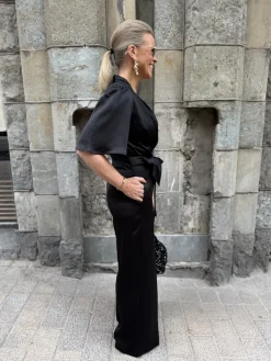Sendra haalari; musta
