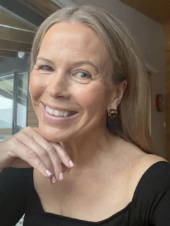 Sundsvall korvakorut; musta